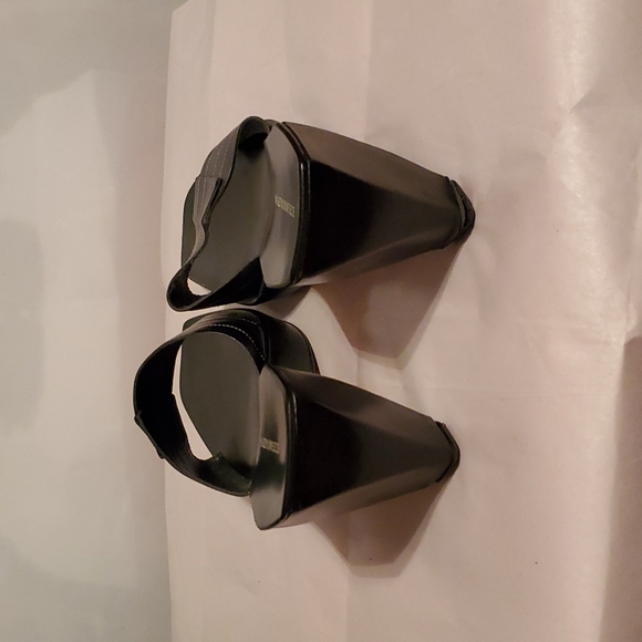 BCBG Black Wedge Heel Open-Toe Mules Sz. 10 - Picture 4 of 4